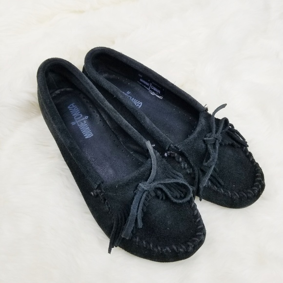 Minnetonka Shoes - Minnetonka|Black Suede Moccasins Fringe Details